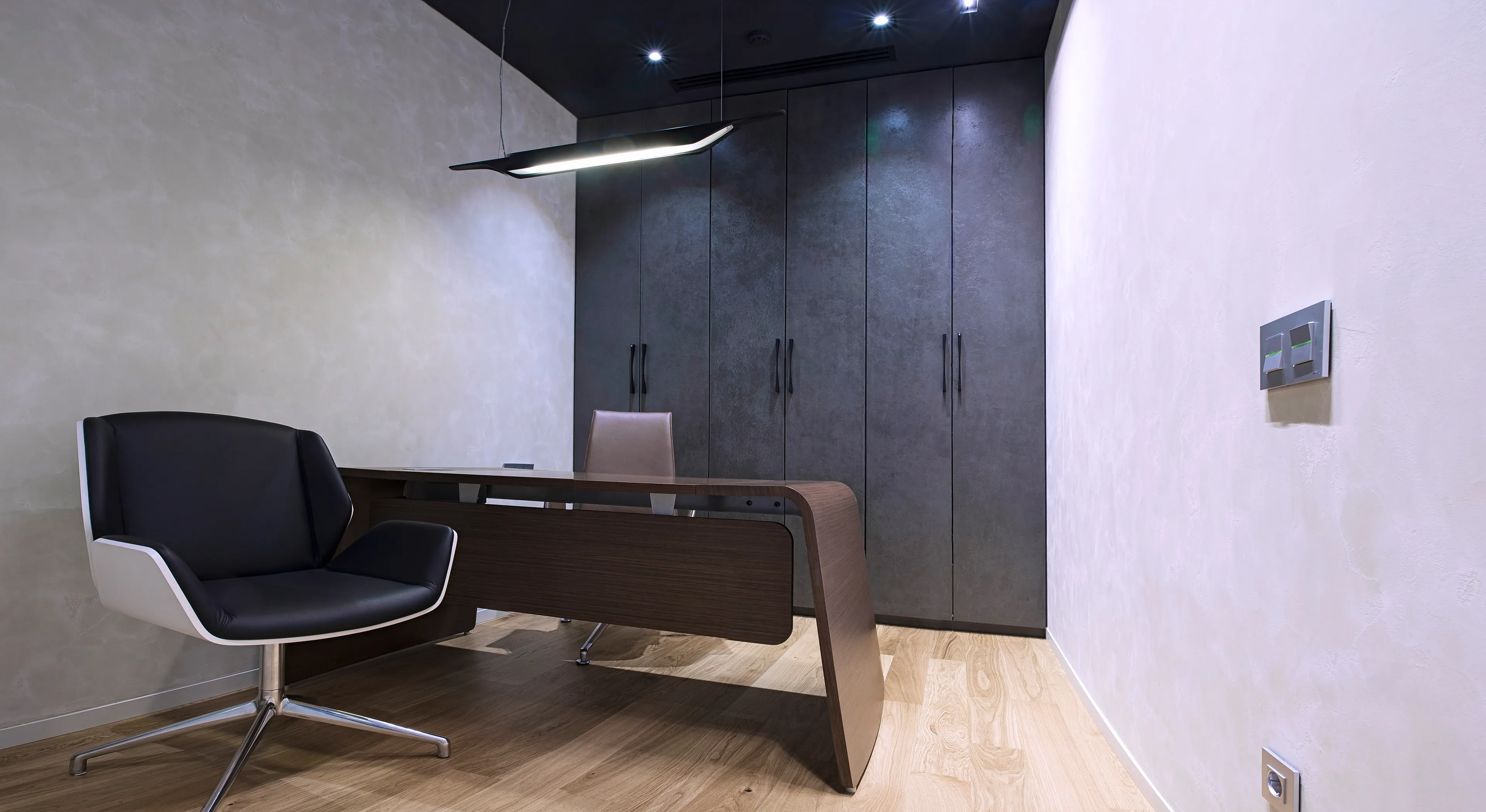 Literator — The private office